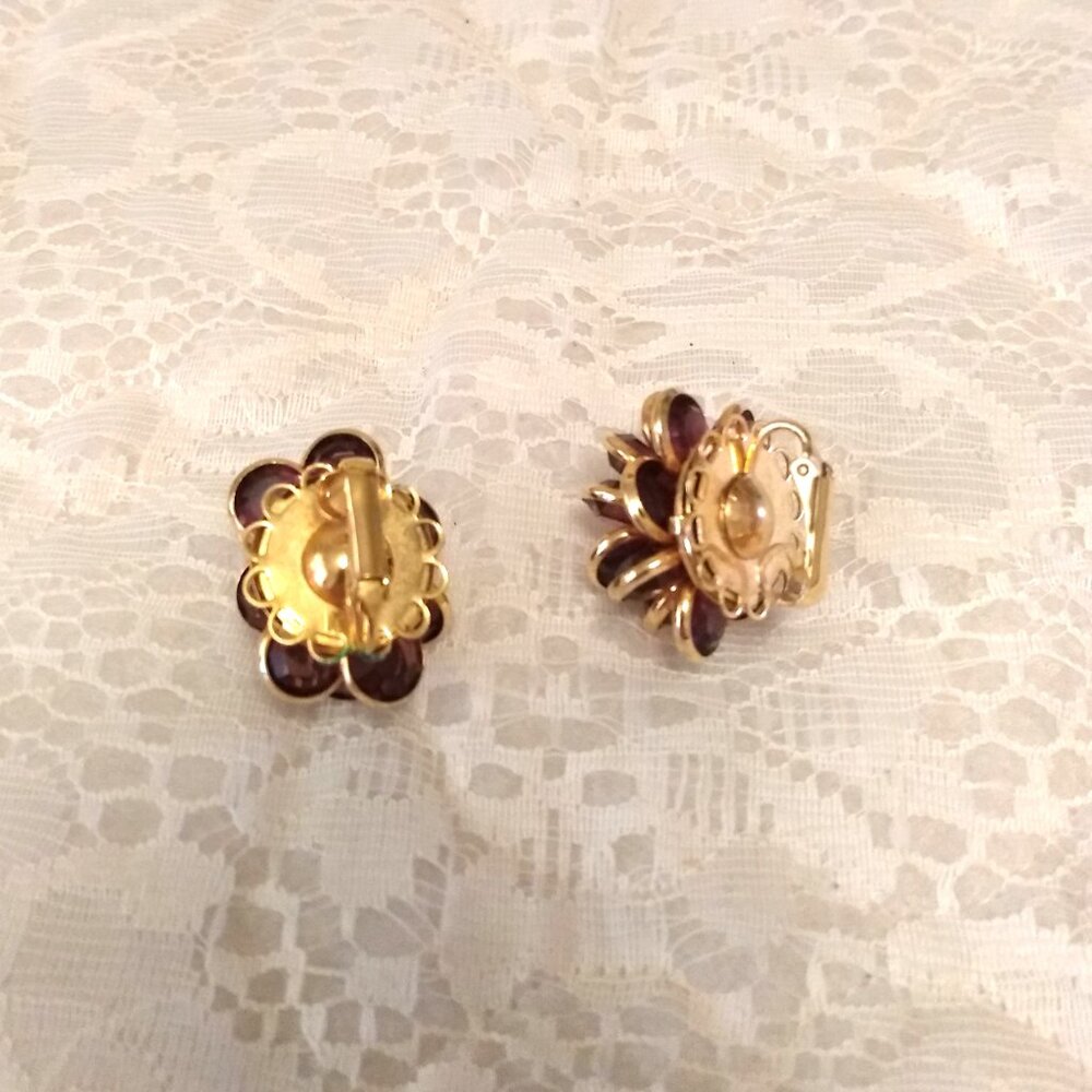 Vintage Purple Crystal Gold Tone Earrings VTG Non-Pierced Clip Earrings - Picture 9 of 9